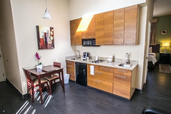 Pointe Plaza Hotel image 20